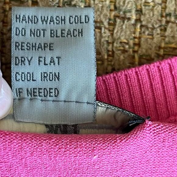 SML Design Cardigan Size Large Pink Martini Emblem Silk Blend Crop Black Ribbon - Picture 9 of 9